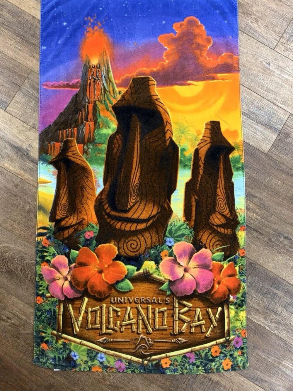 Vtg Universal Studios VOLCANO BAY Water Theme Park BEACH TOWEL 54x30 Cotton TIKI